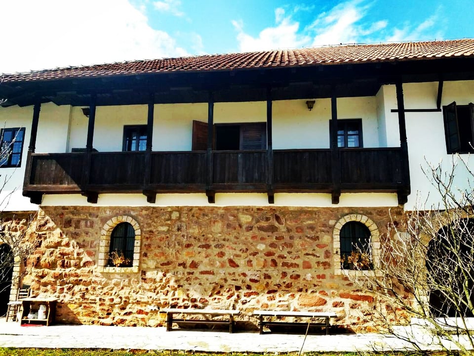 konaci manastira Svetog Sisoja